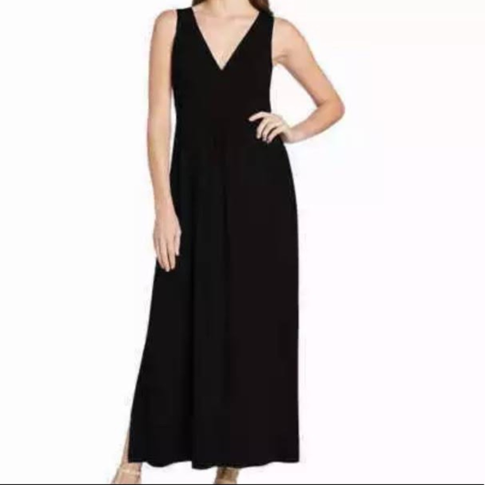 Matty M || black classic V-neck maxi dress